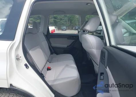 2015 Subaru Forester 2.5I z USA, uszkodzony, nr VIN JF2SJAAC6FH554322